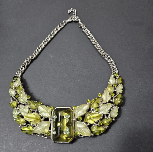 Lisner Thermoset Necklace - Picture 1 of 4
